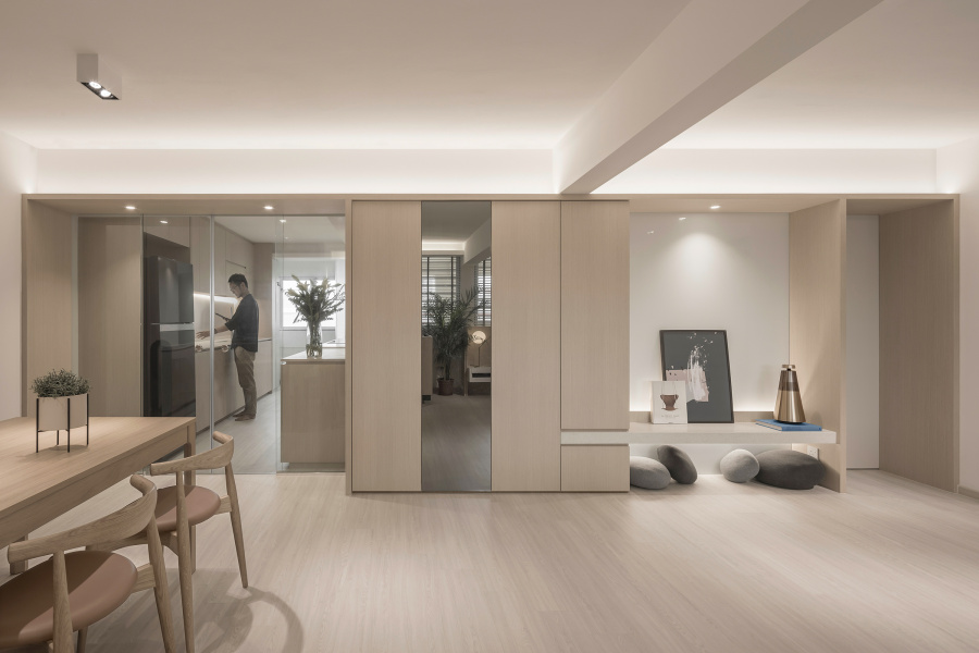 Plane Apartment